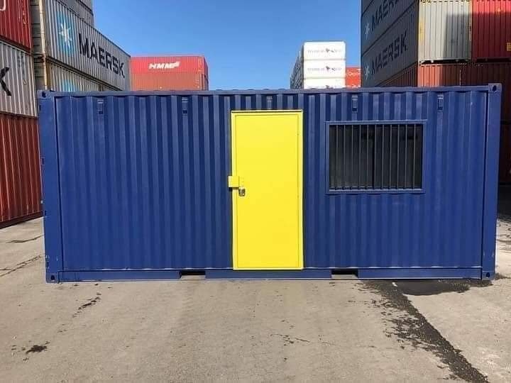 Available Containers 20ft fully equiped site office with aircon r35.000