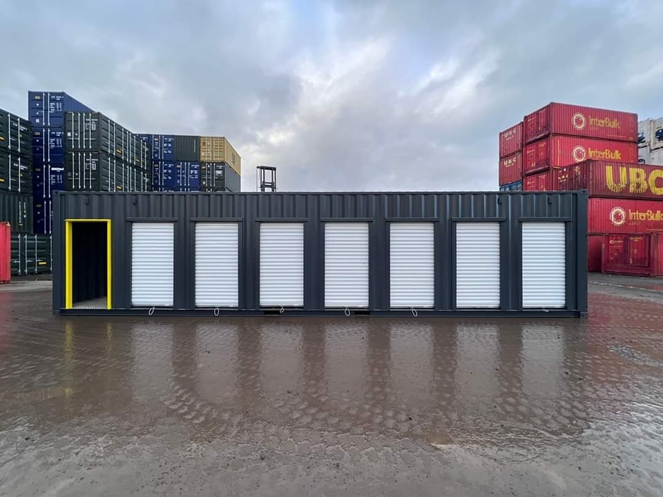 Available Containers 40 ft multi store container
