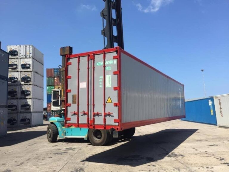 Available Containers 40ft reefer r73,000